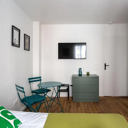 Bright & Functional - 18th Arrondissement Apartment Paris
